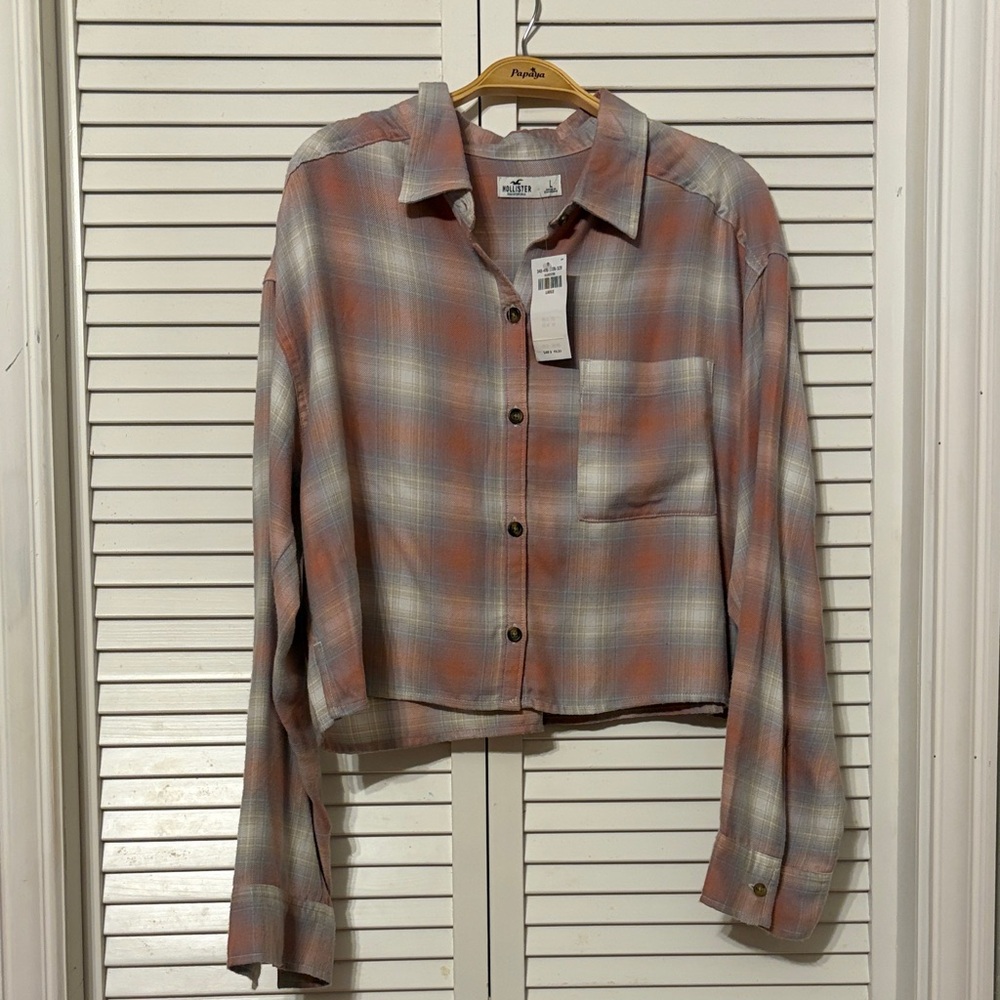 NWT Hollister Cropped Plaid Button-Up in Rust, Cream & Gray